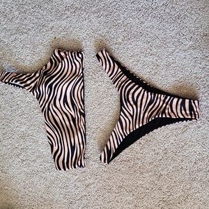 Tiger stripe one shoulder bikini